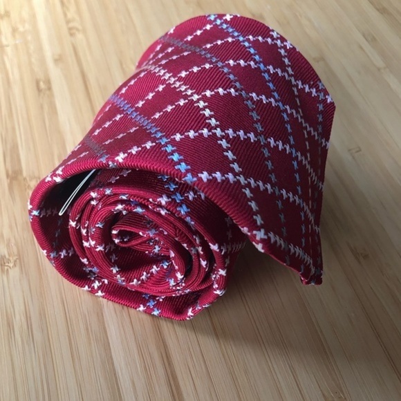 Jos. A. Bank Signature Silk Tie Red/Blue - Picture 2 of 7